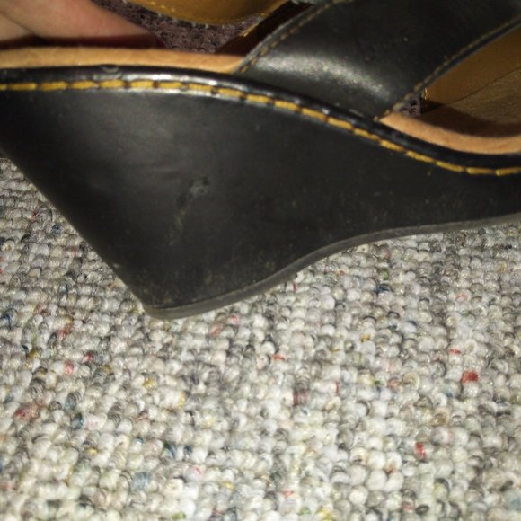 9 B.O.C. Born Concept black wedge heel cross strap leather sandal - Picture 6 of 13